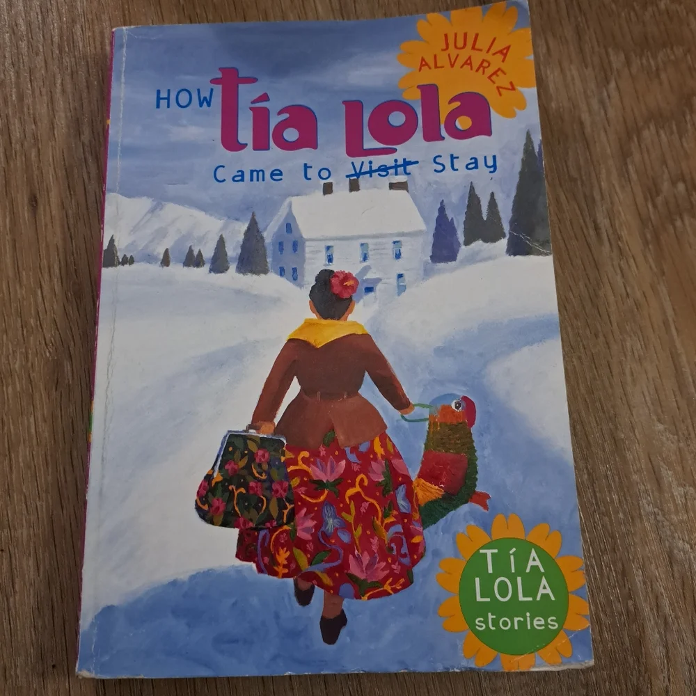 How Tía Lola Came to Stay Colorful Illustrated Children's Book Used Copy